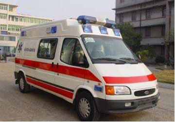 新龙县救护车租赁